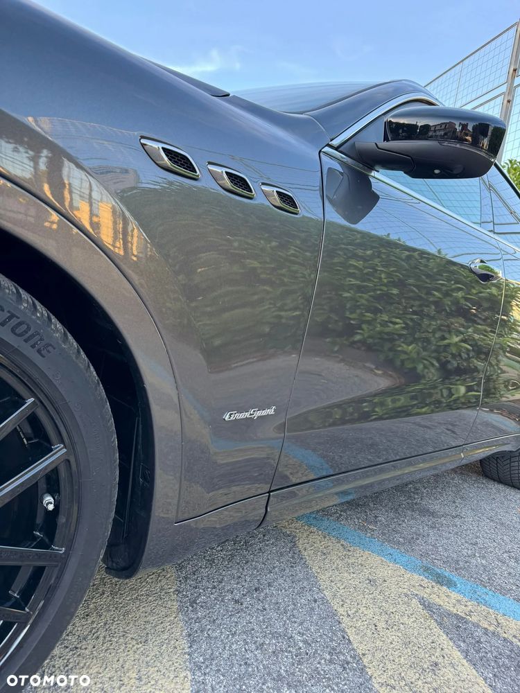 Maserati Levante S - 17