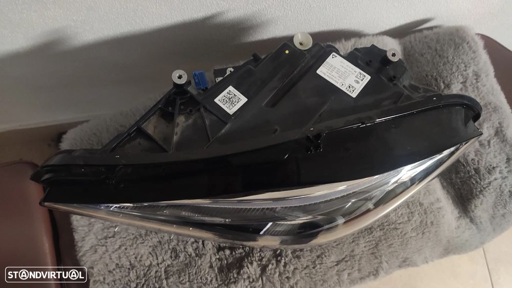 Farol esquerdo led Multibeam CLA W118 - A1189068900 - 6