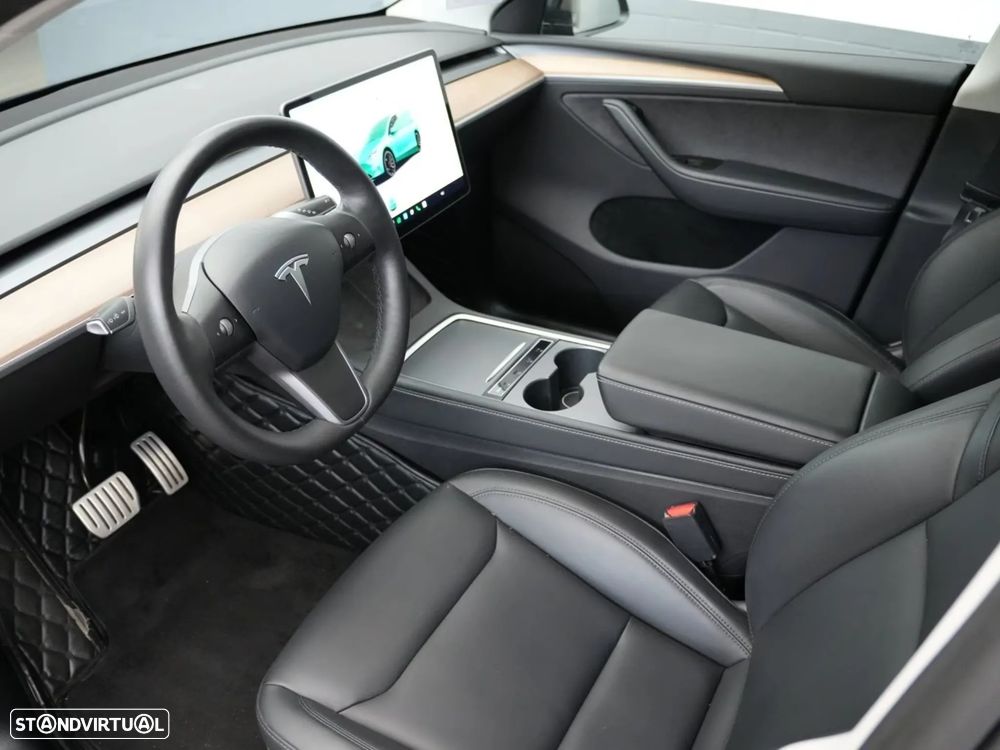 Tesla Model Y Performance Dual Motor AWD - 3