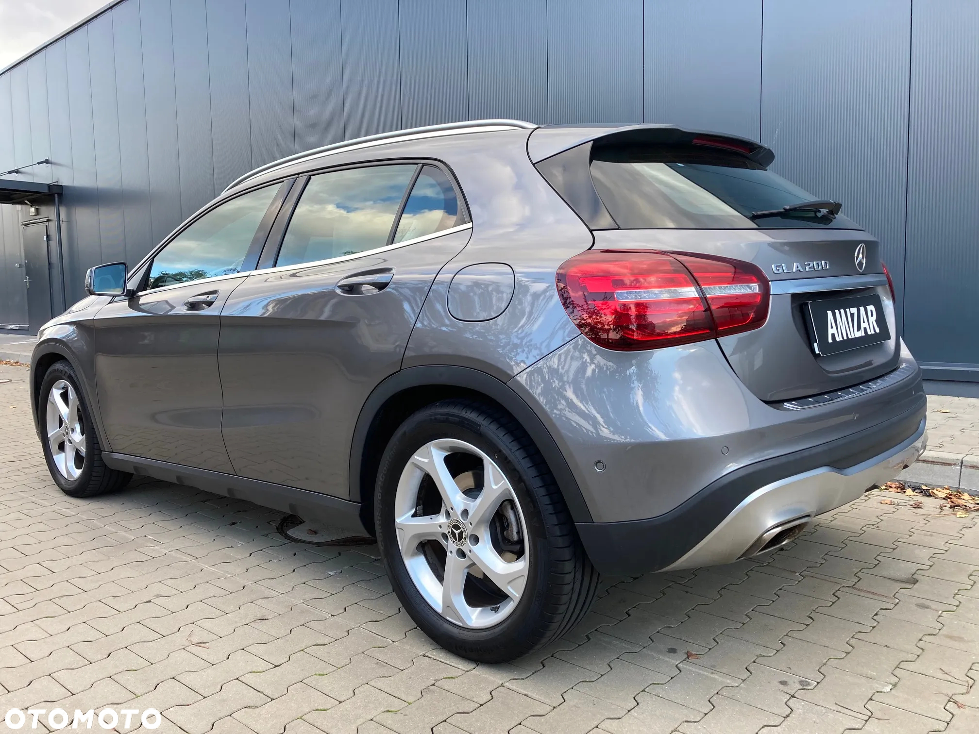 Mercedes-Benz GLA 200 7G-DCT AMG Line - 2