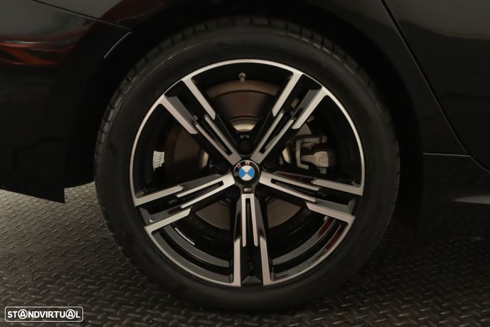 BMW 330 e Edição Desportiva M Auto - 5