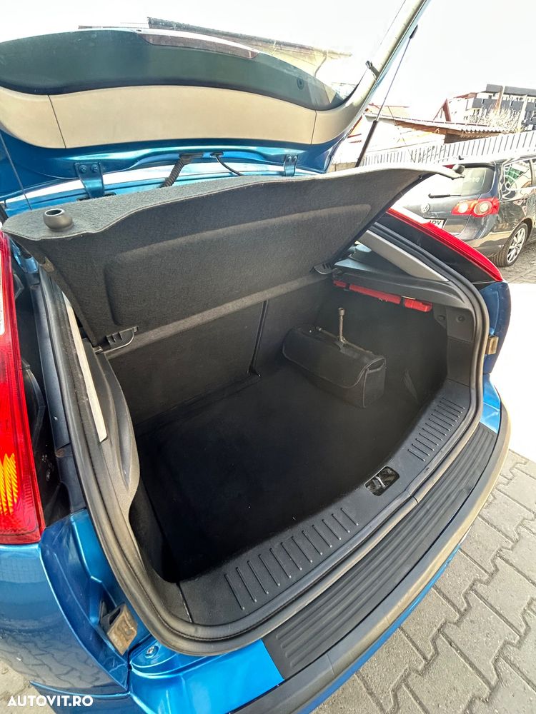 Ford Focus 1.6 Ti-VCT Ghia - 5