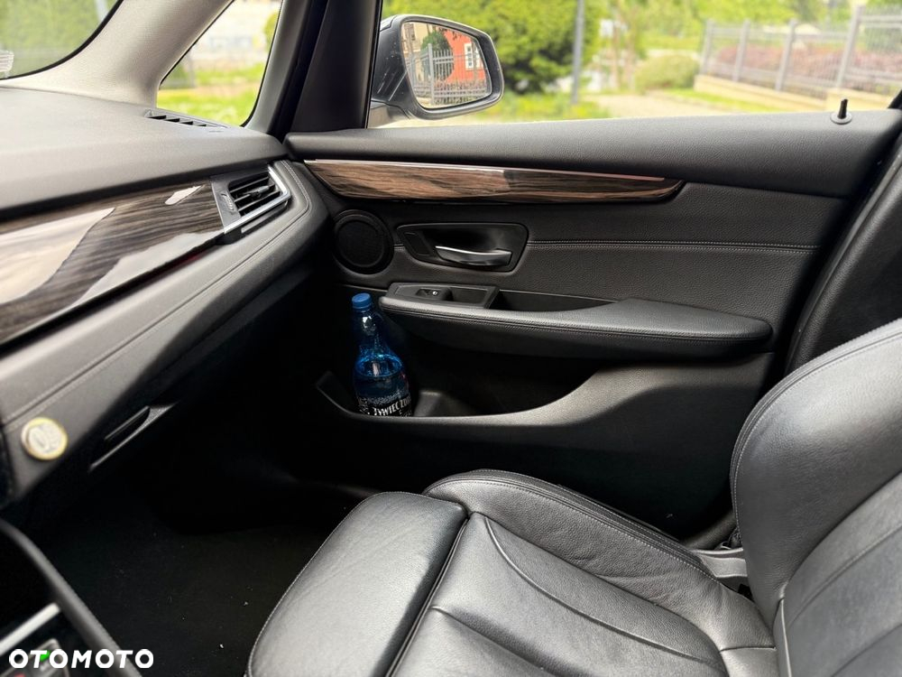 BMW Seria 2 218d - 5