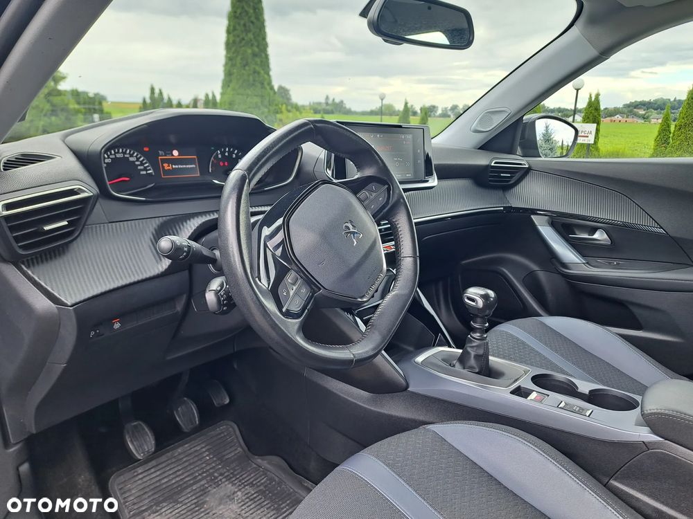 Peugeot 2008 1.2 Pure Tech GPF Active S&S - 24