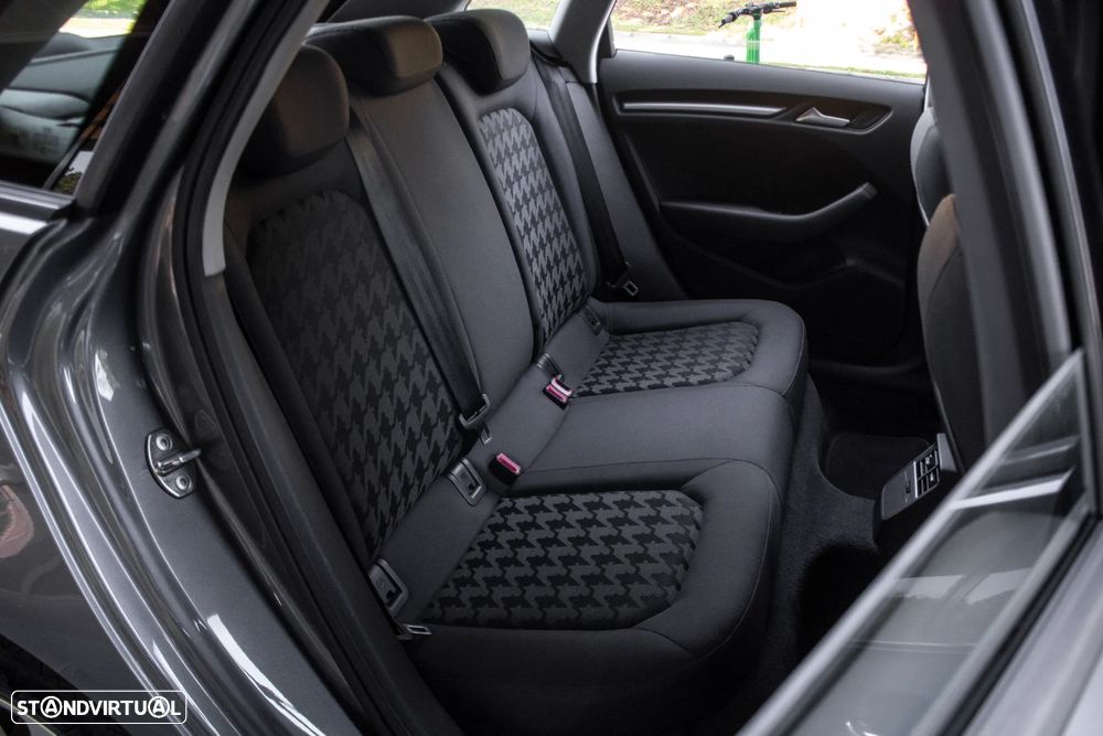Audi A3 1.6 TDI Attraction - 29