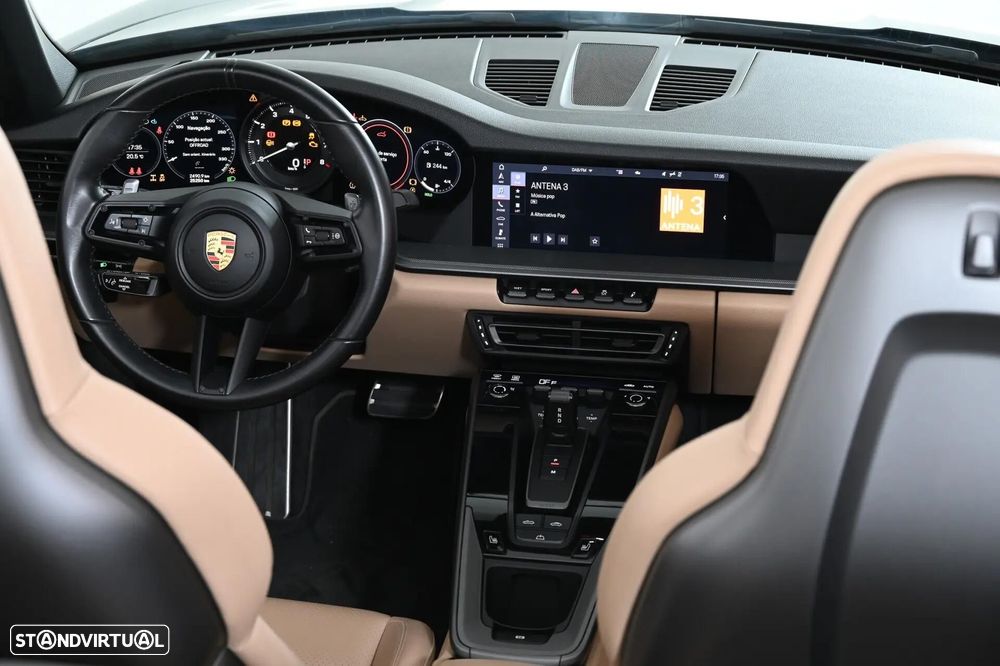 Porsche 911 (992) Carrera 4 PDK - 17