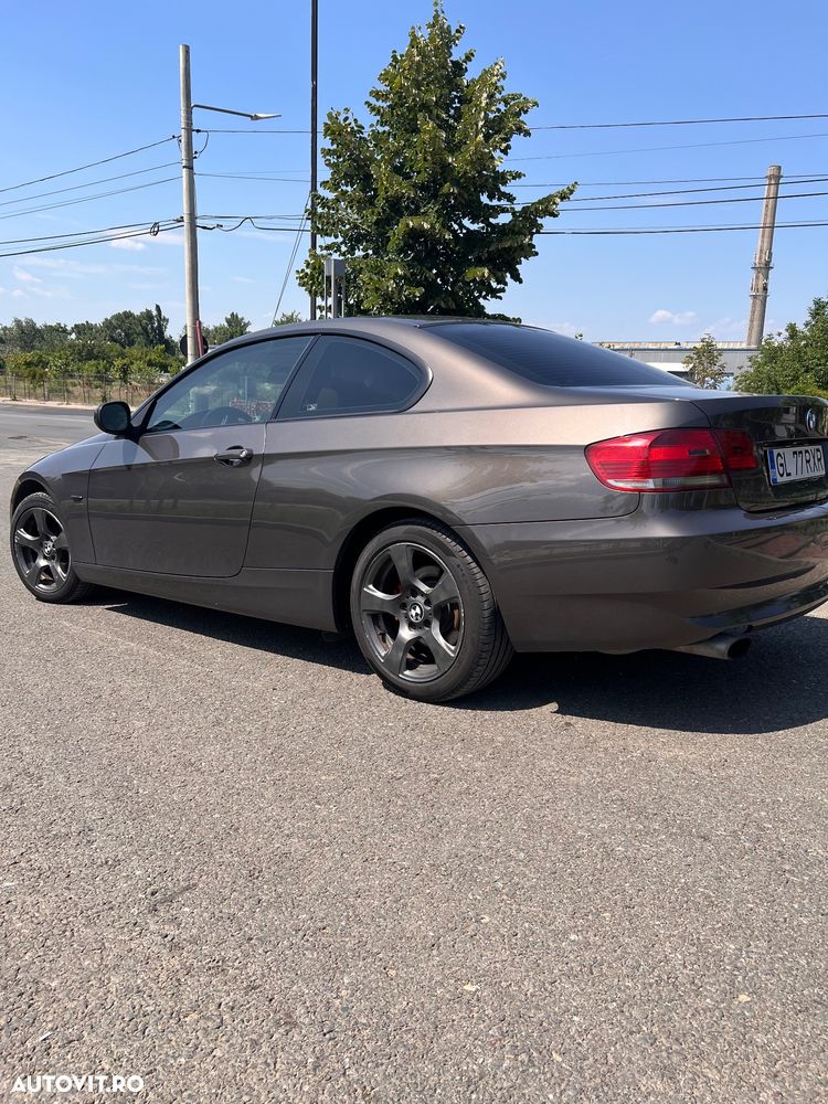 BMW Seria 3 320i Aut. - 4