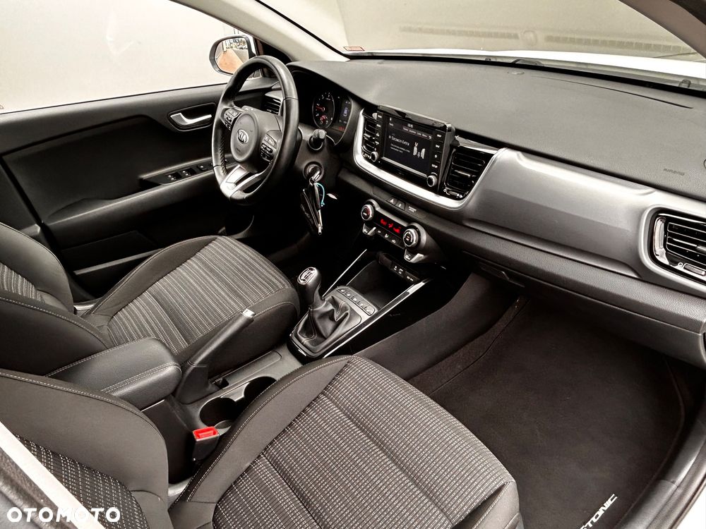 Kia Stonic - 28