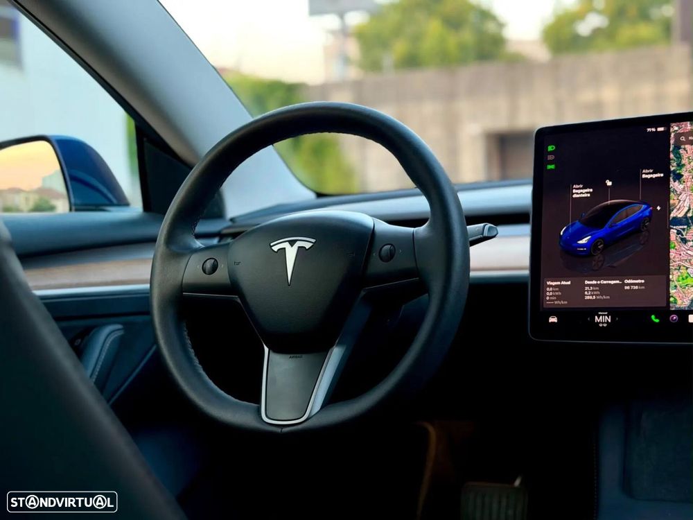 Tesla Model 3 - 25