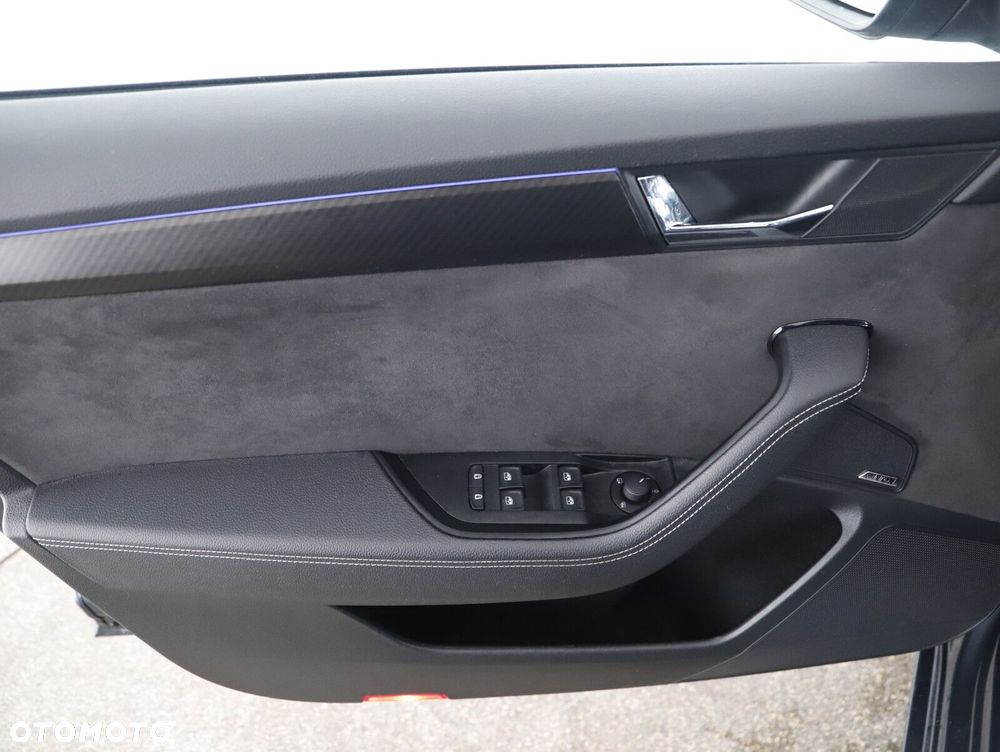 Skoda Superb 2.0 TDI SCR Sportline DSG - 22