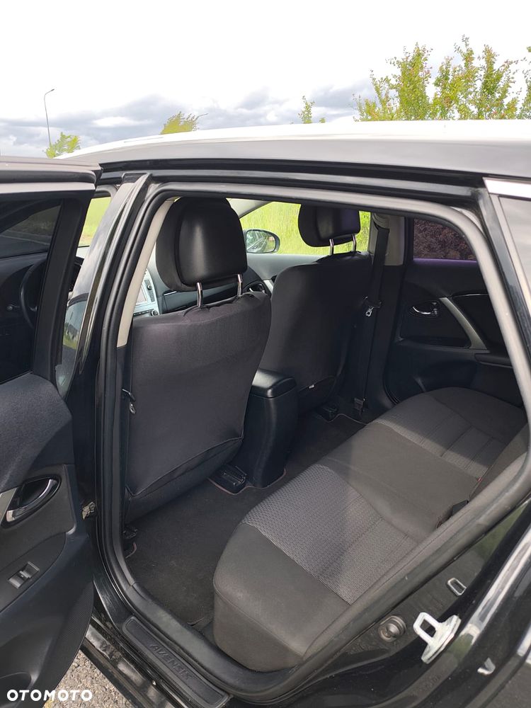 Toyota Avensis 1.8 Comfort - 17