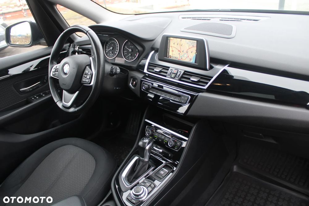 BMW Seria 2 220d xDrive Sport Line - 26