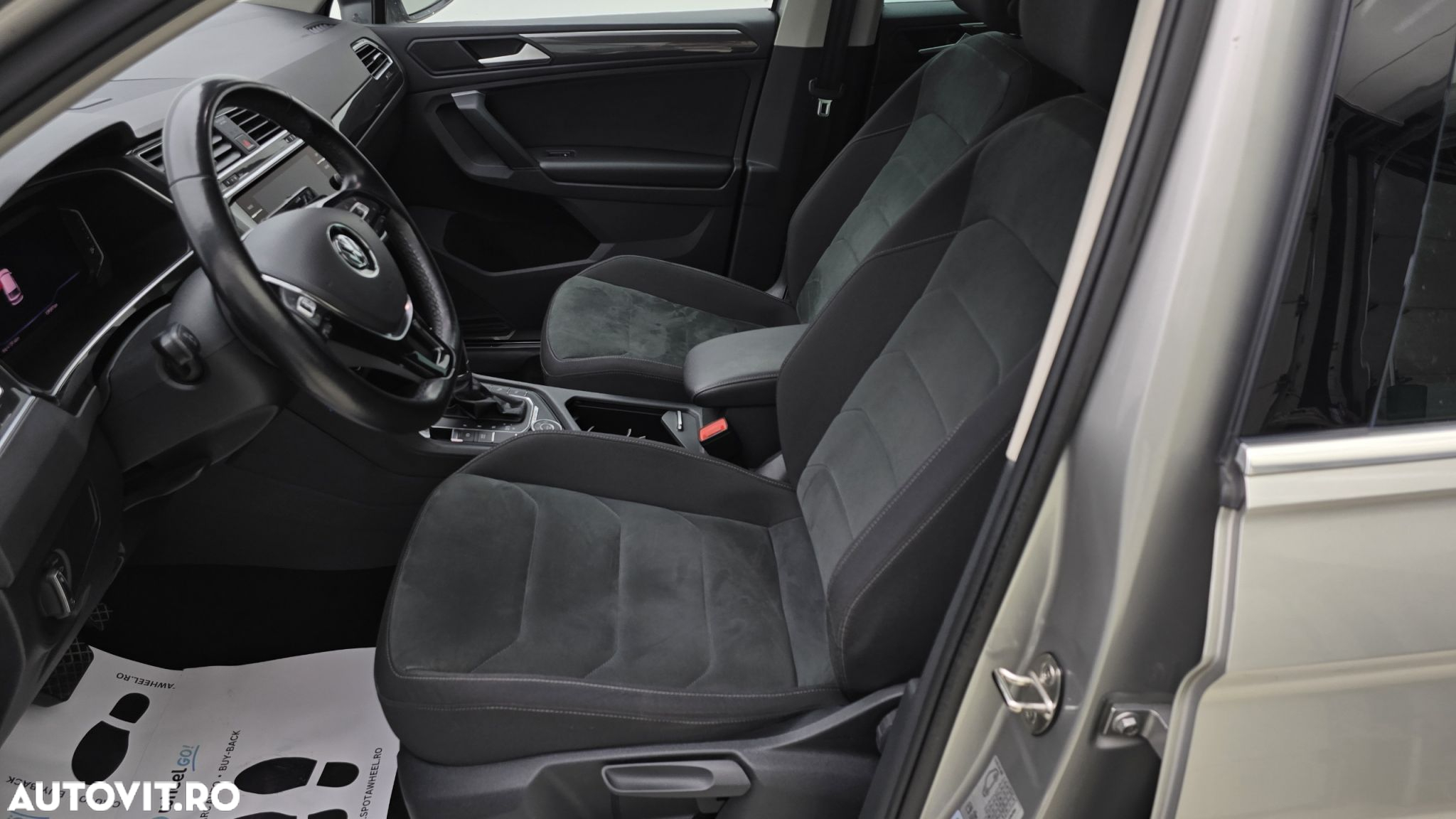 Volkswagen Tiguan - 12