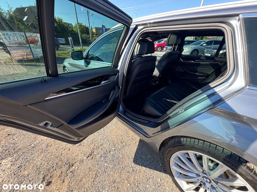 BMW Seria 5 530i Sport Line - 17