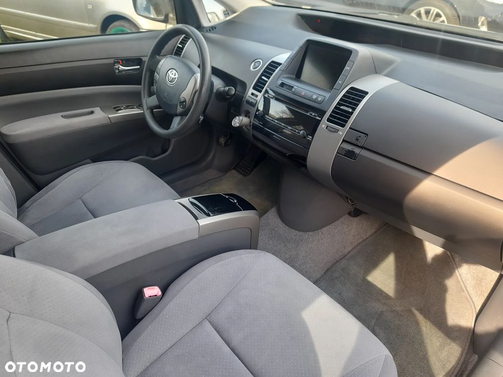 Toyota Prius 1.5 VVT-i Sol - 11