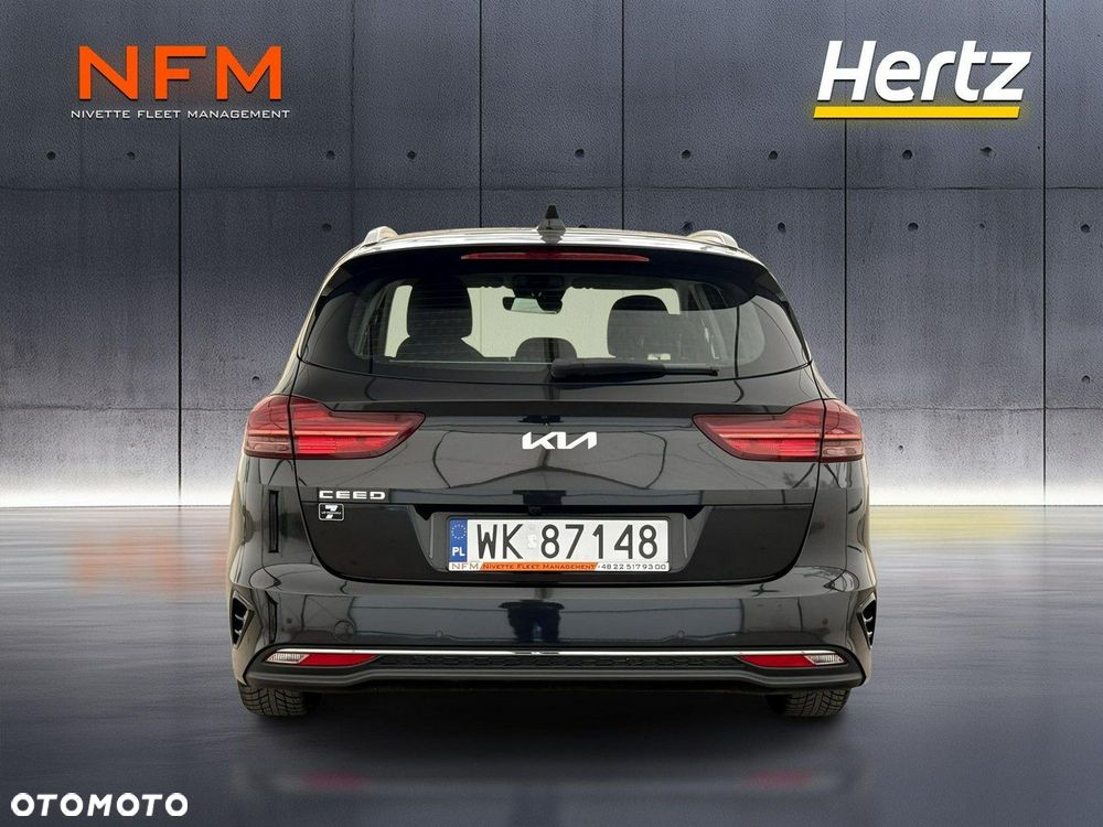 Kia Ceed - 10
