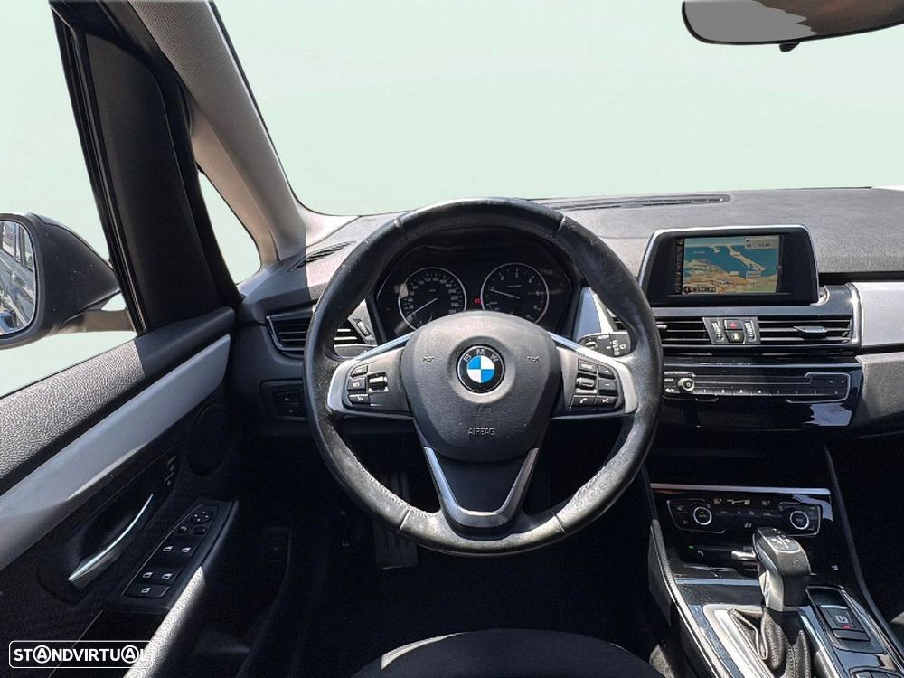 BMW 218 — fotografia 12