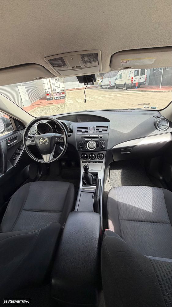 Mazda 3 Hatchback MZ-CD 1.6 Exclusive - 4