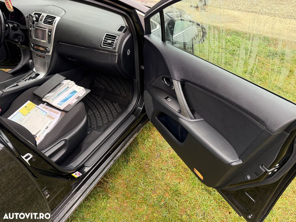 Toyota Avensis 1.8 Multidrive S Edition (2014) - 13