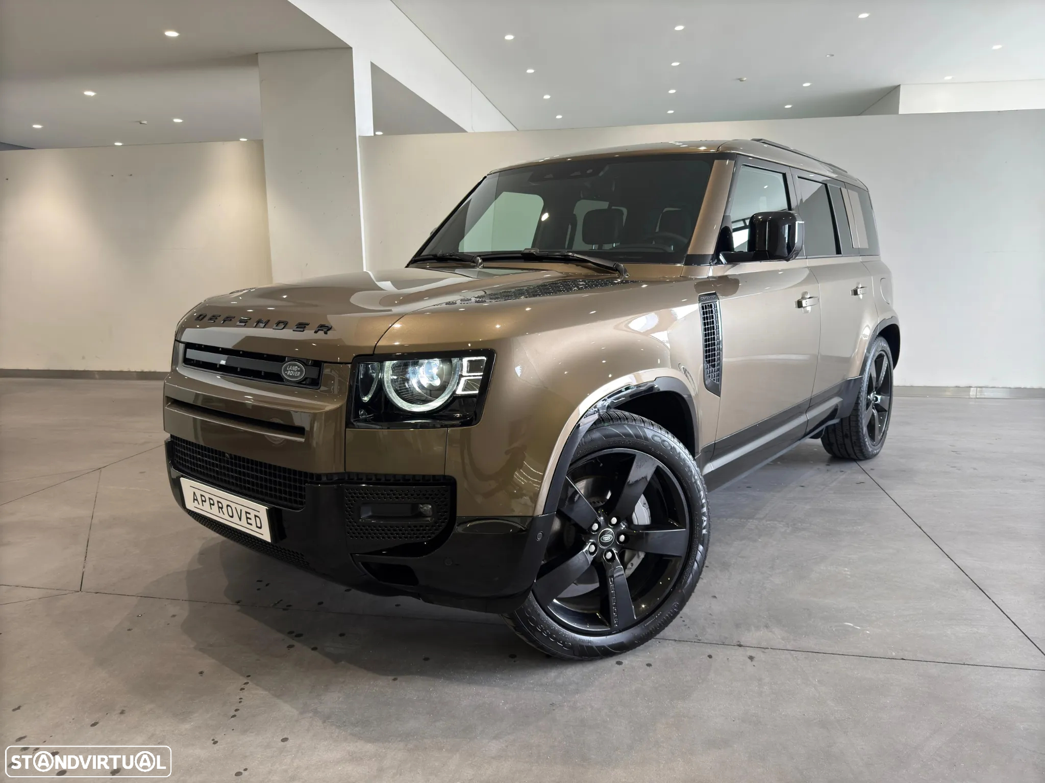 Land Rover Defender 2.0 P300e 110 AWD X-Dynamic SE - 2