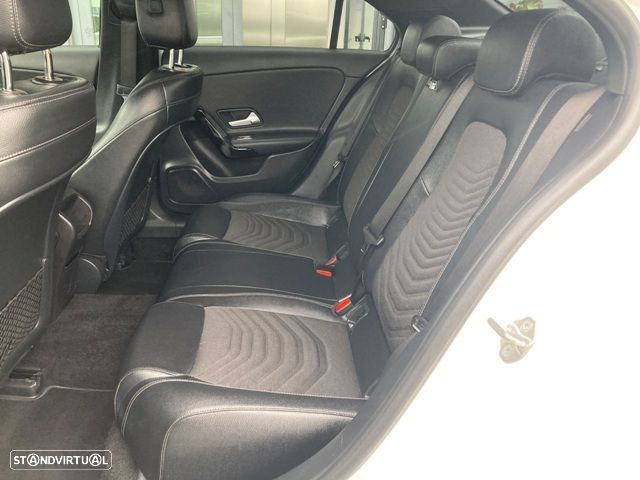 Mercedes-Benz A 180 Limousine d Progressive Aut. - 33