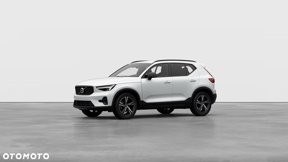 Volvo XC 40 B3 Plus Dark - 1