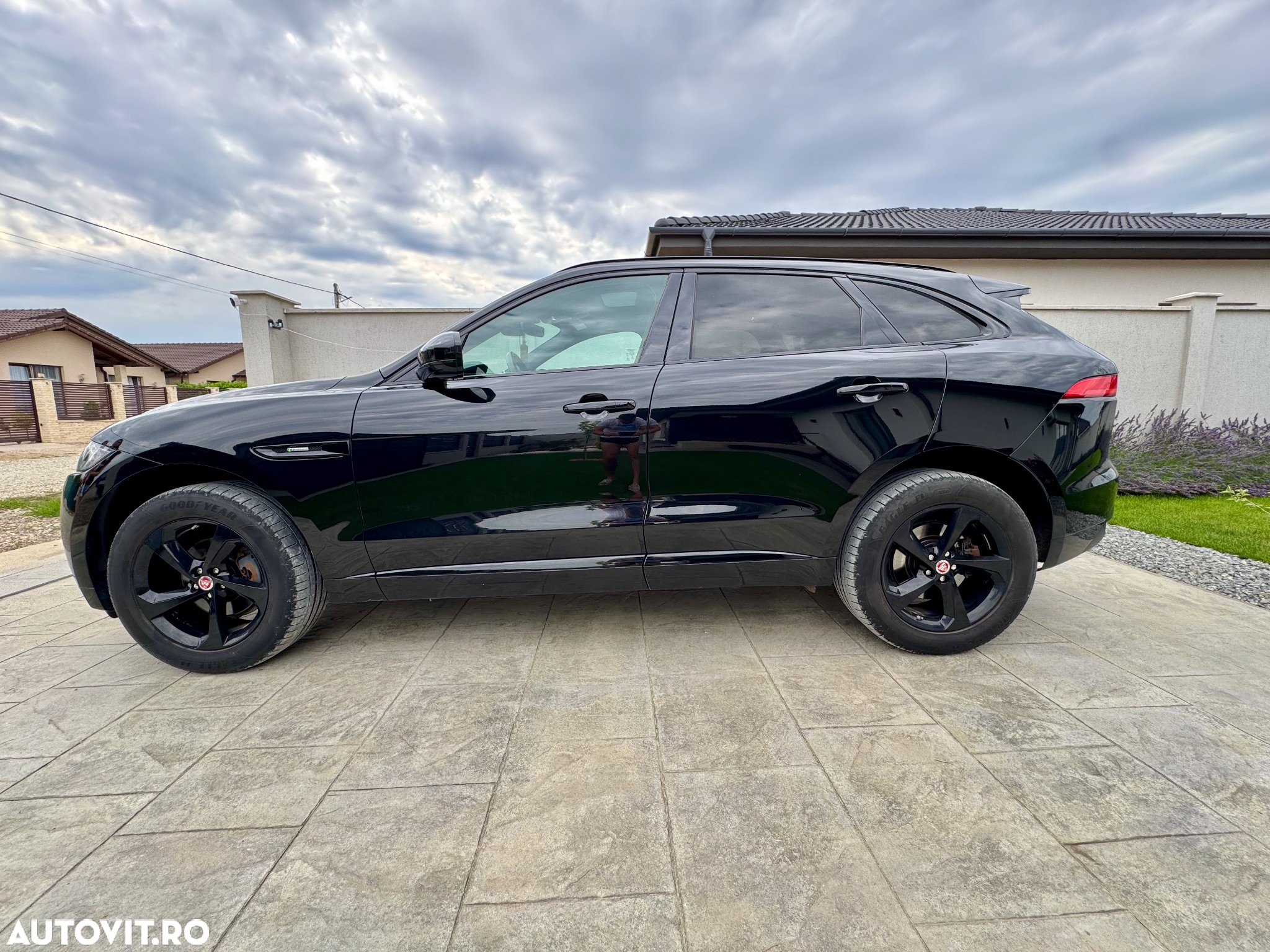 Jaguar F-Pace 20d AWD Aut. R-Sport - 17