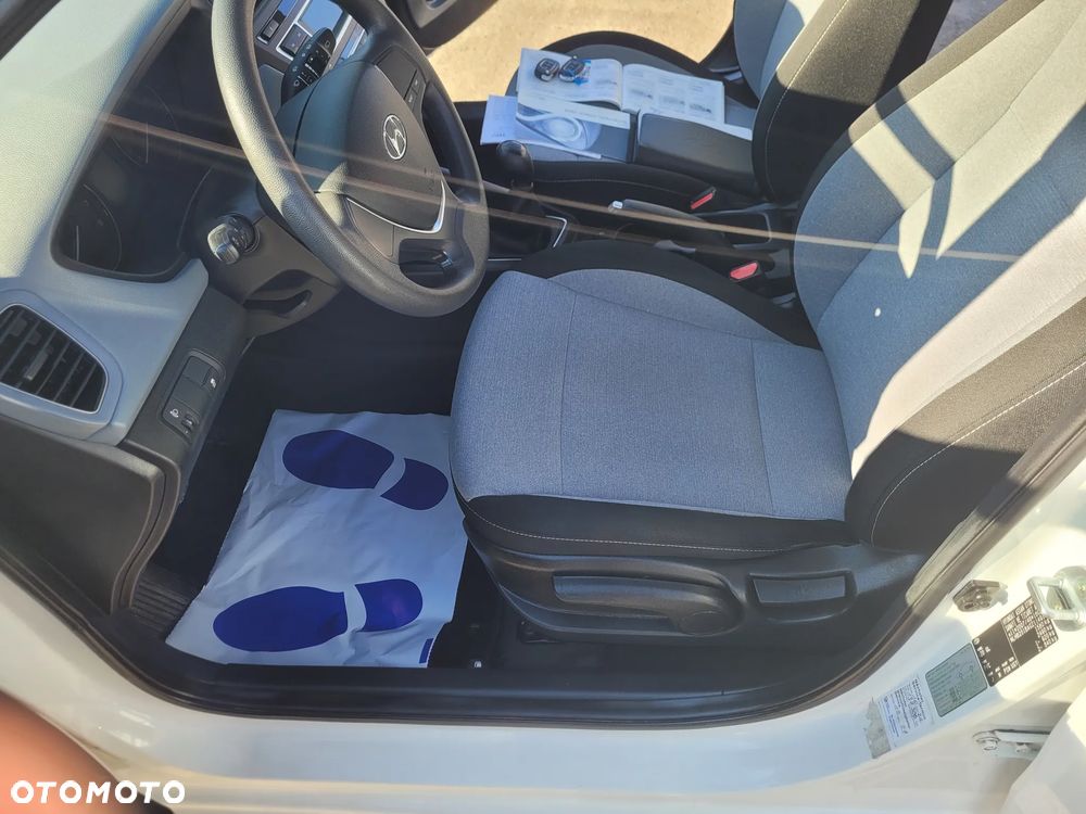Hyundai i20 blue 1.2 Classic - 19