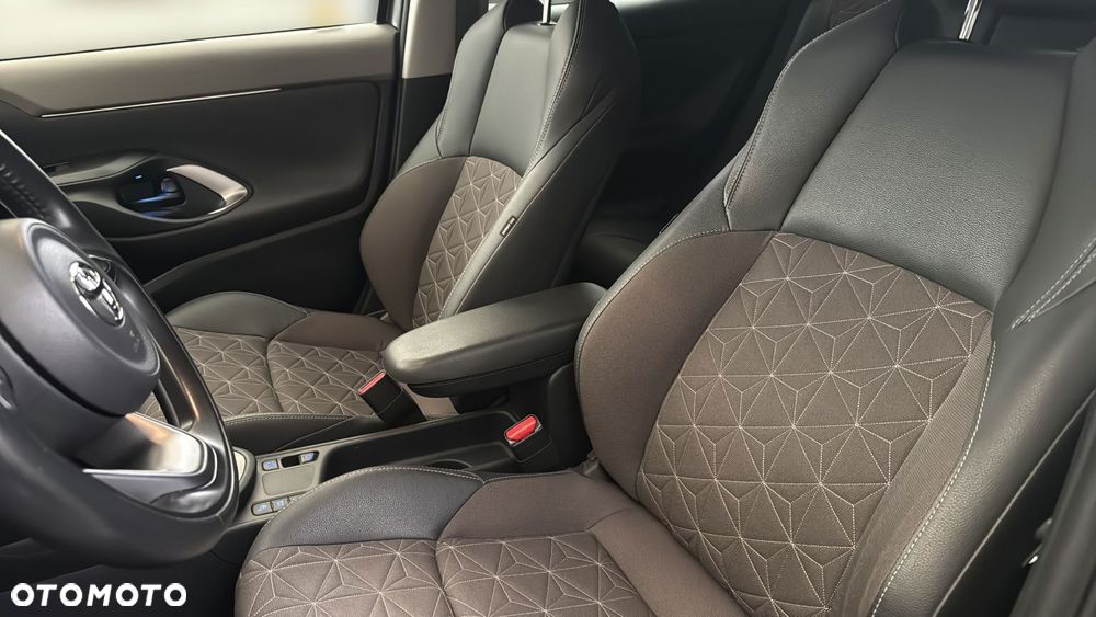 Toyota Yaris Cross Hybrid 1.5 Executive - 11