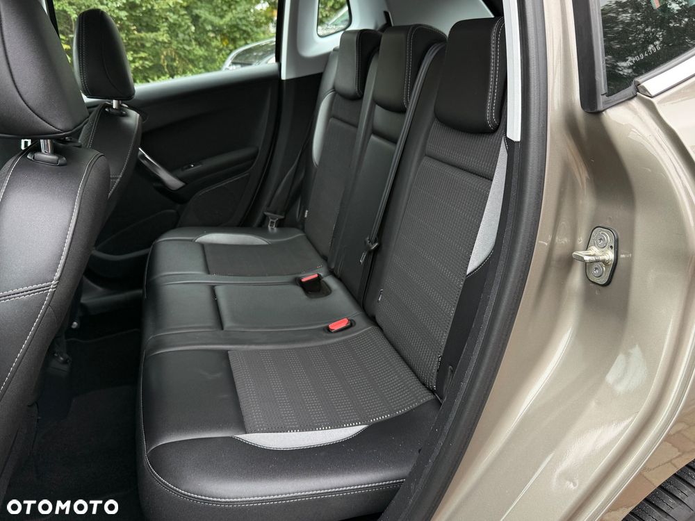 Peugeot 2008 1.2 Pure Tech Allure S&S - 17