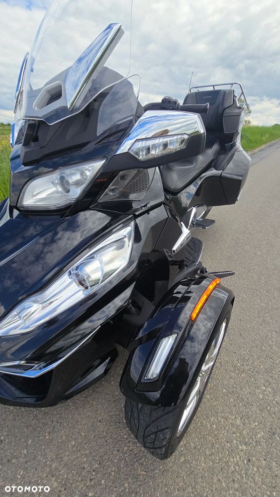 Can-Am Spyder - 32