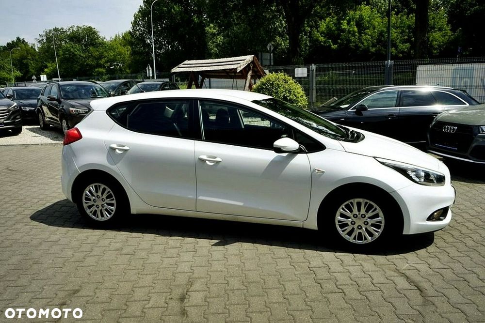 Kia Ceed - 8