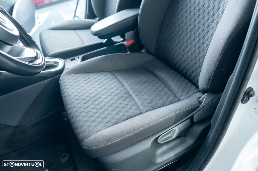 Toyota Yaris 1.5 HDF Comfort Plus - 8