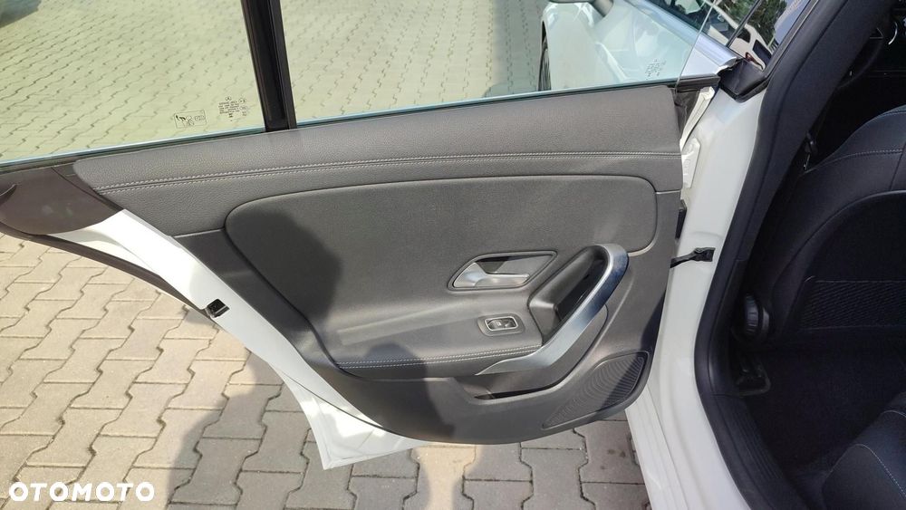 Mercedes-Benz CLA - 13