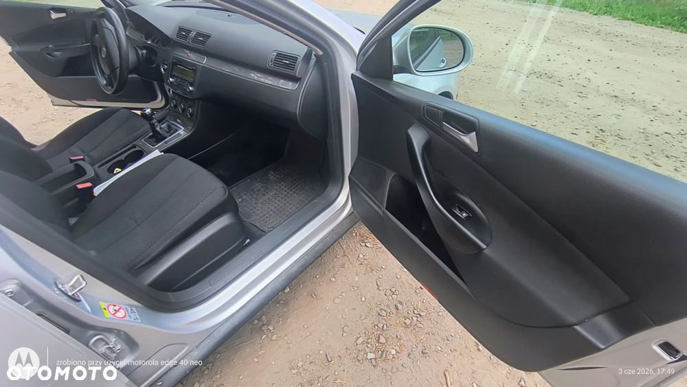 Volkswagen Passat 1.9 TDI DPF Highline - 12
