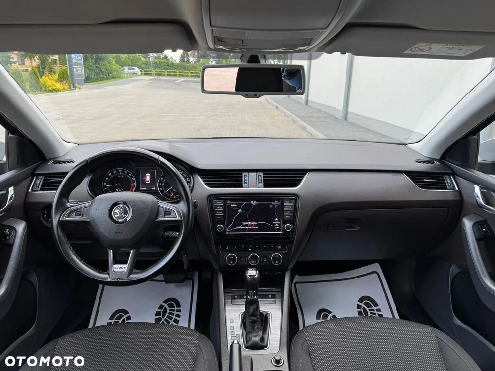 Skoda Octavia Scout 2.0 TDI 4x4 DSG - 31