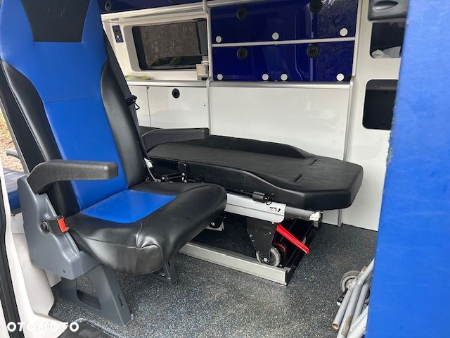 Volkswagen Transporter - 35