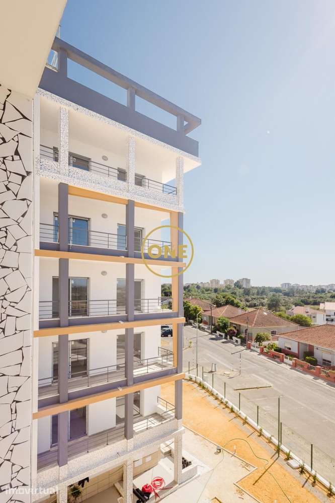 T1 Novo com Terraço e Churrasqueira | Condomínio Fechado | Quinta da L - Grande imagem: 2/10