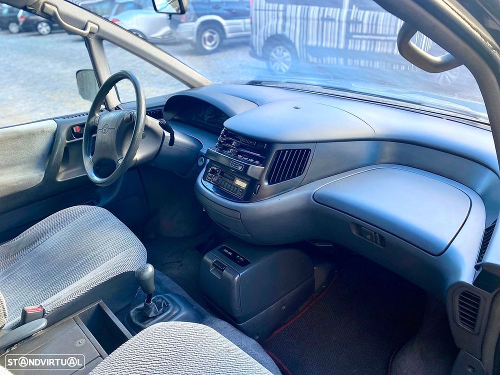 Toyota Previa 2.4 GL - 16
