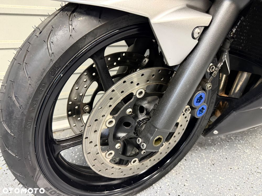 Yamaha R6 - 20