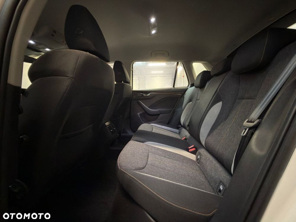 Skoda Kamiq 1.0 TSI Style DSG - 25