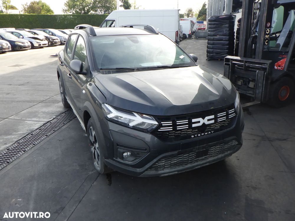Dezmembrez Dacia Sandero Stepway , 1.0 TCE , an 2023 , Benzina - 2