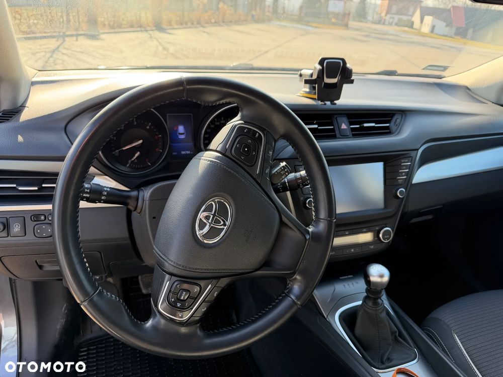 Toyota Avensis 2.0 D-4D Prestige - 12