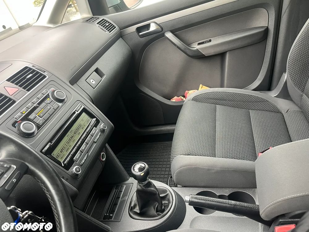 Volkswagen Touran 1.6 TDI DPF BlueMotion Technology STYLE - 14