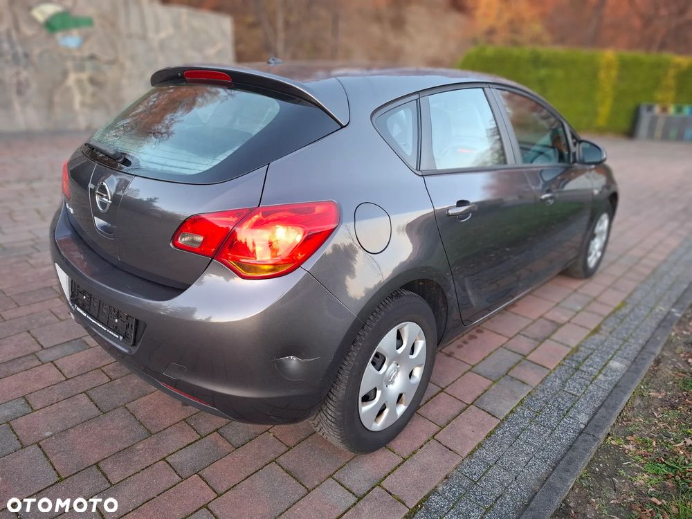 Opel Astra 1.4 Turbo 150 Jahre - 5