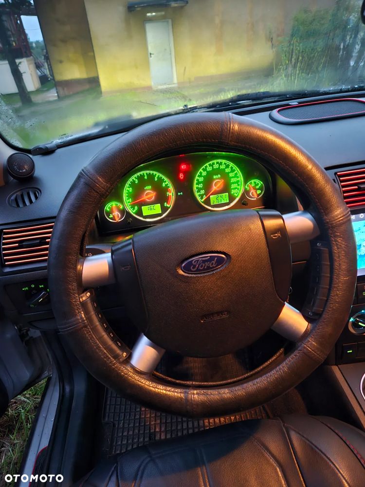 Ford Mondeo 1.8 Ambiente - 3