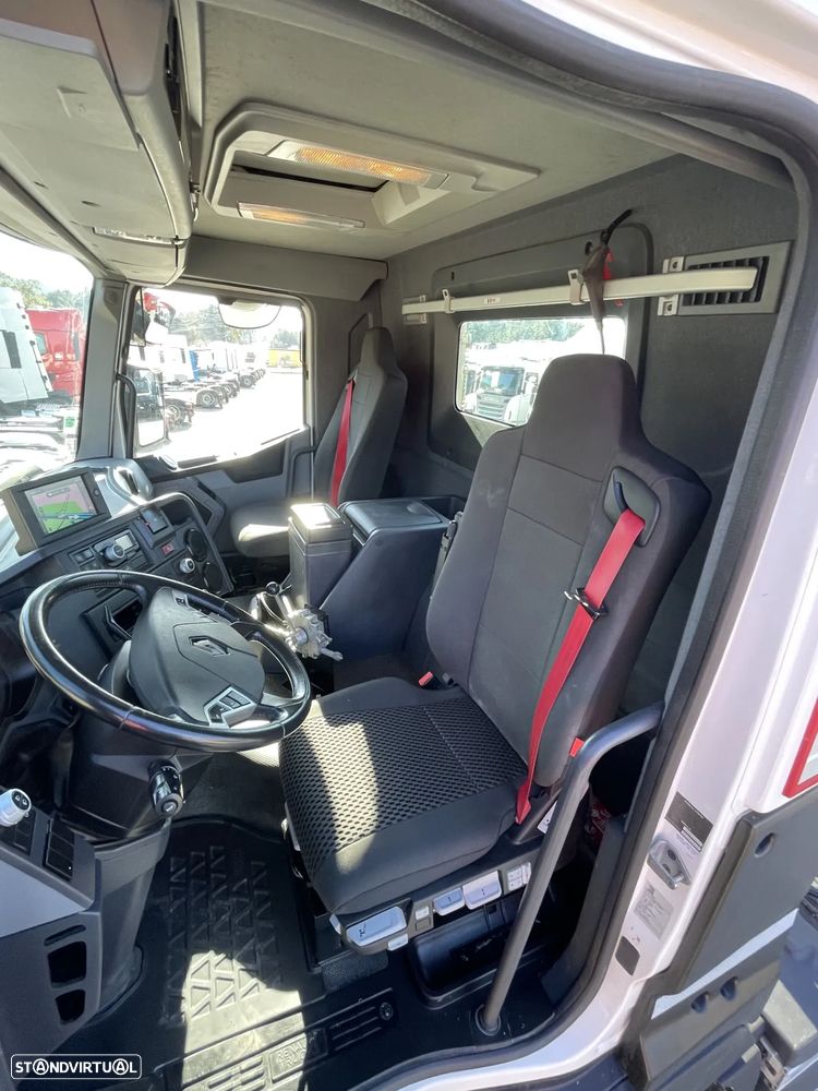 Renault K 440 /  8x4 Basculante - 2020 - 7