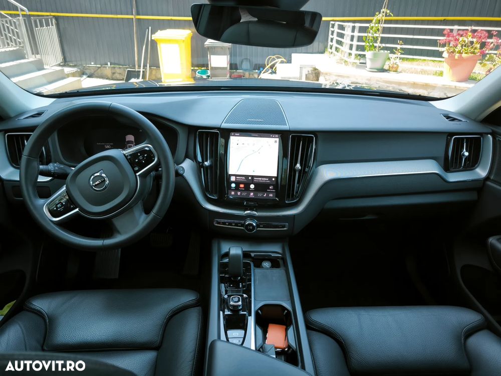 VOLVO XC60 2023 — imagine 9