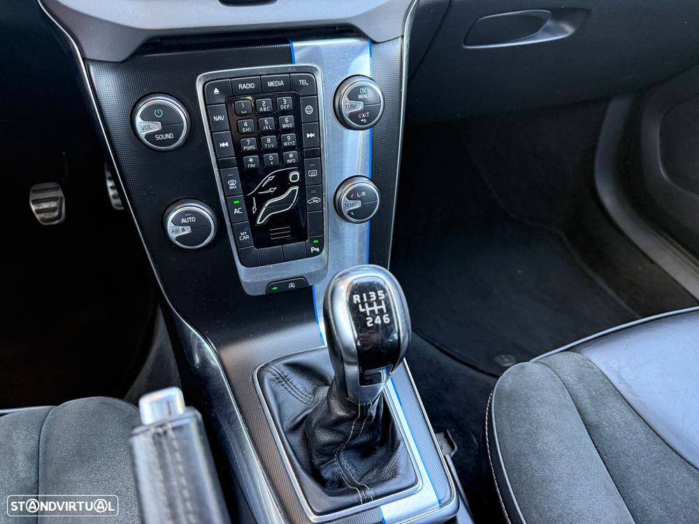 Volvo V40 - 16