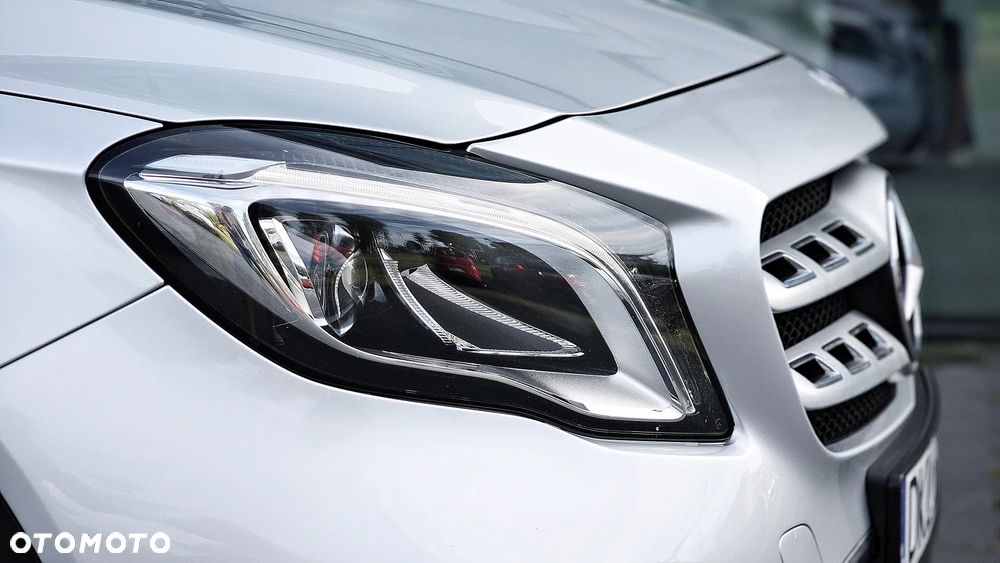 Mercedes-Benz GLA 220 d 4-Matic AMG Line - 10
